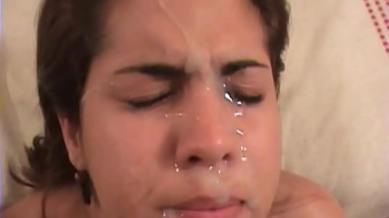 सुन्दर ल्याटिन श्यामलाको कुनै न कुनै सेक्स छ