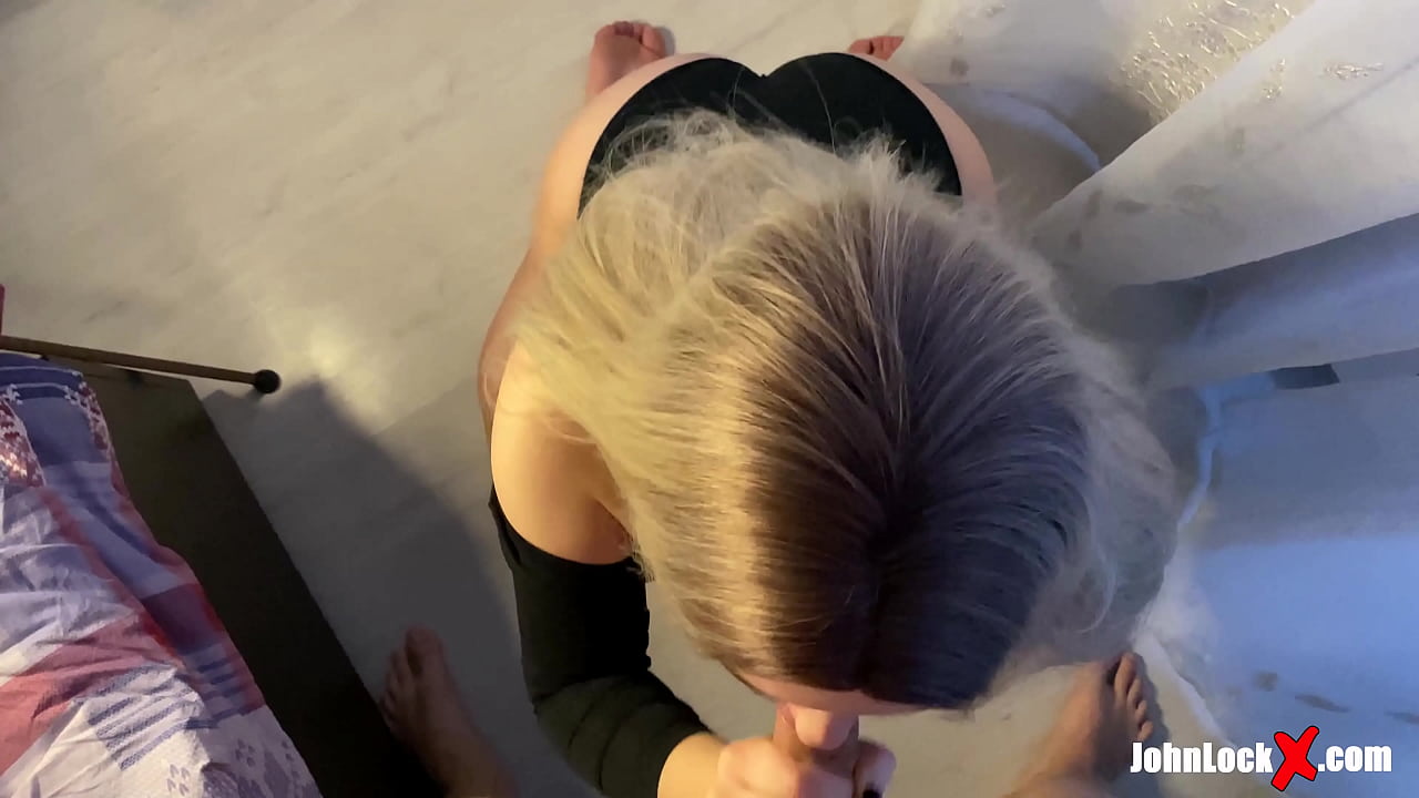 रेडहेड चुस्दै डिक र फकिङ माथि, उनको गधामा कम हुँदै